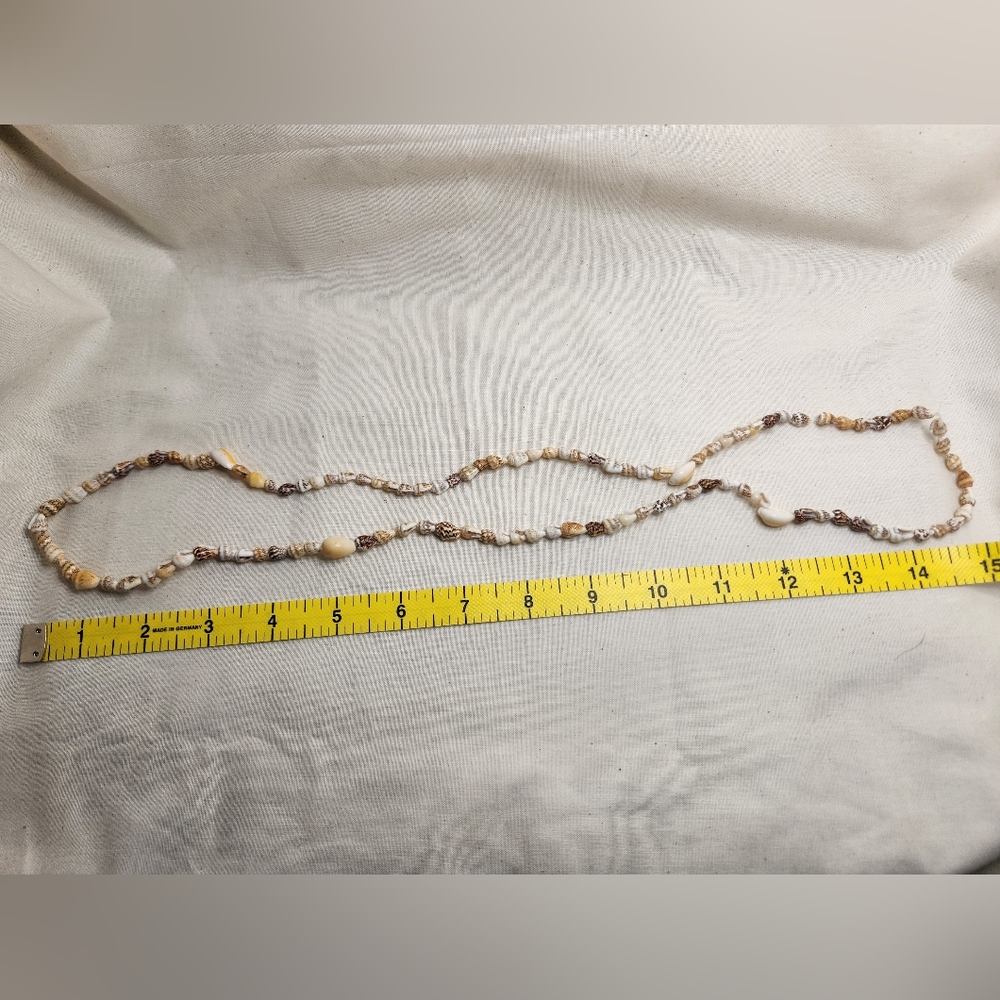Mini shell necklace - Picture 3 of 3
